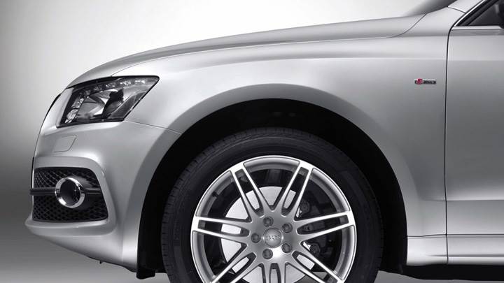 Silver Audi Q5 Tyre Closeup